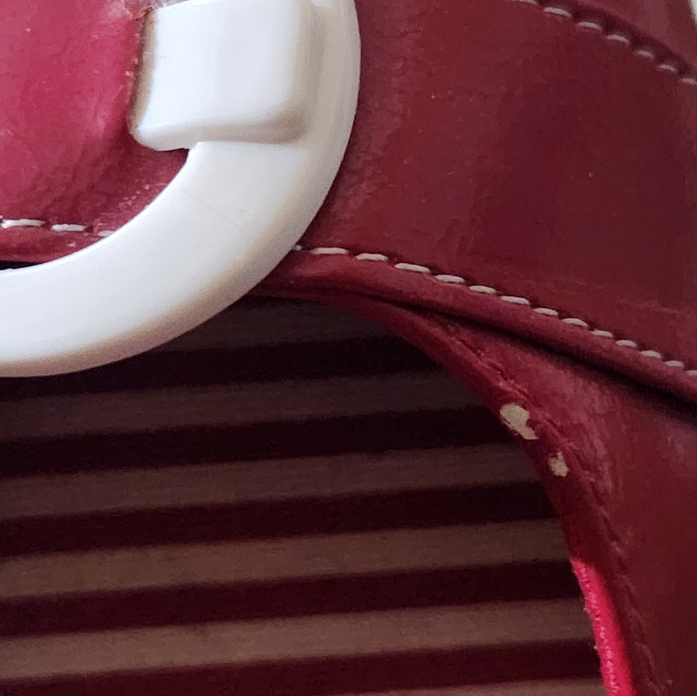 American Eagle Red Flats 6.5 - Picture 6 of 6